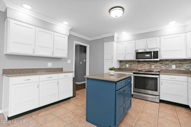 705 Bon Aire Dr, Elizabethtown, KY 42701