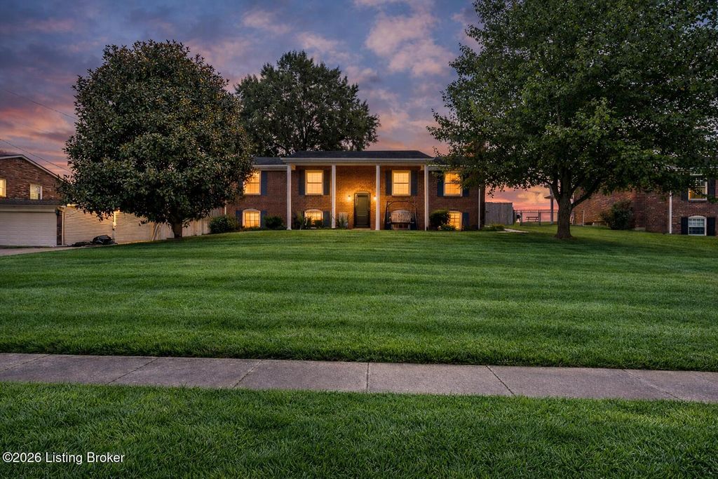 705 Bon Aire Dr, Elizabethtown, KY 42701