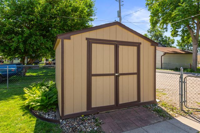 1925 5TH Avenue, Council Bluffs, IA 51501