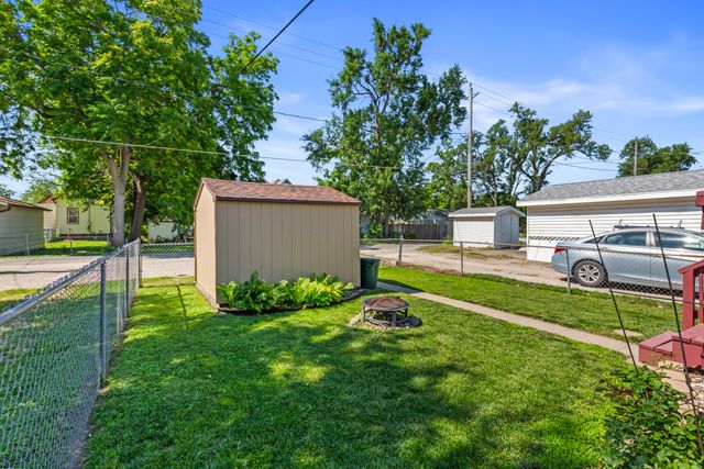 1925 5TH Avenue, Council Bluffs, IA 51501