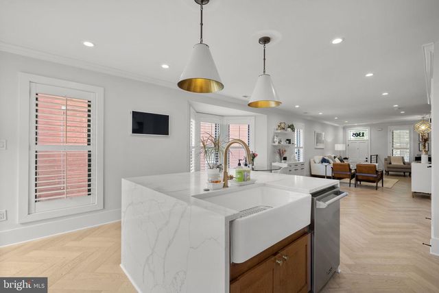 1305 INDEPENDENCE AVE SE, Washington, DC 20003