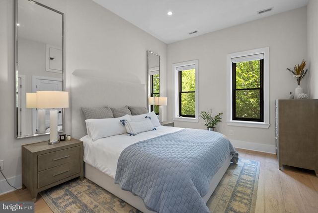 1305 INDEPENDENCE AVE SE, Washington, DC 20003
