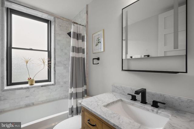 1305 INDEPENDENCE AVE SE, Washington, DC 20003