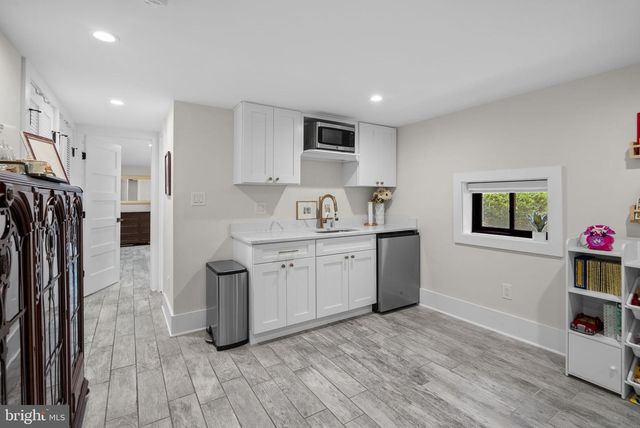 1305 INDEPENDENCE AVE SE, Washington, DC 20003
