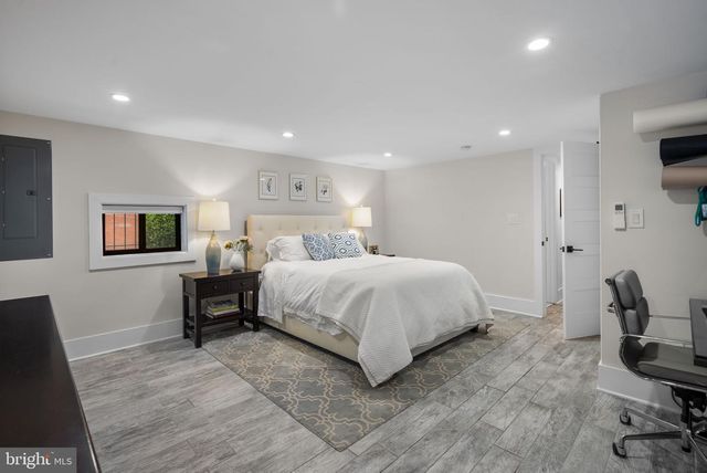 1305 INDEPENDENCE AVE SE, Washington, DC 20003