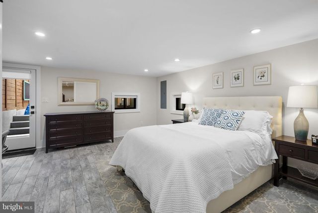 1305 INDEPENDENCE AVE SE, Washington, DC 20003