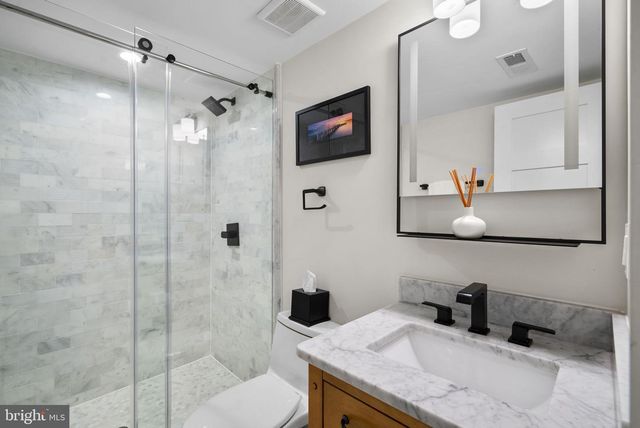 1305 INDEPENDENCE AVE SE, Washington, DC 20003
