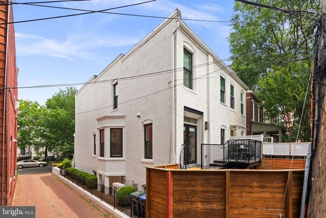 1305 INDEPENDENCE AVE SE, Washington, DC 20003