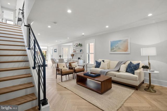 1305 INDEPENDENCE AVE SE, Washington, DC 20003