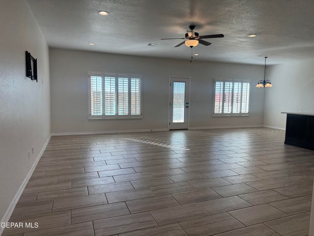 412 INDIGO Court, El Paso, TX 79932