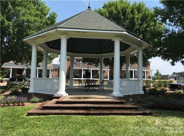 5732 Village Drive NW, Concord, NC 28027