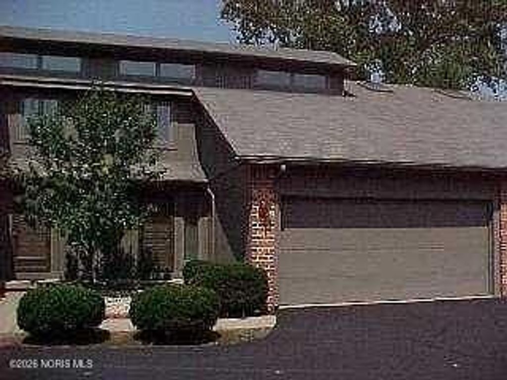 1130 Bernath Parkway, Toledo, OH 43615