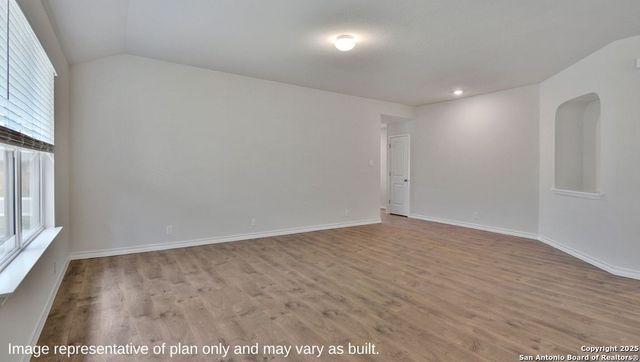 5751 Gray Moore, San Antonio, TX 78245