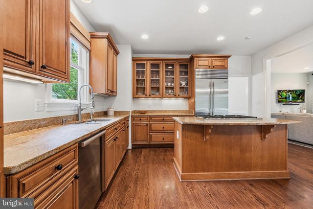 6962 PARK AVE, Mclean, VA 22101