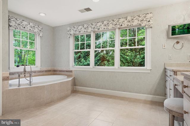 6962 PARK AVE, Mclean, VA 22101