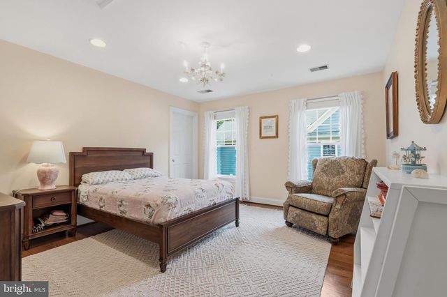 6962 PARK AVE, Mclean, VA 22101