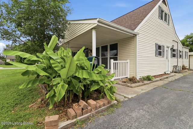 13401 Kinross Blvd, Louisville, KY 40272
