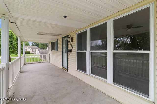 13401 Kinross Blvd, Louisville, KY 40272