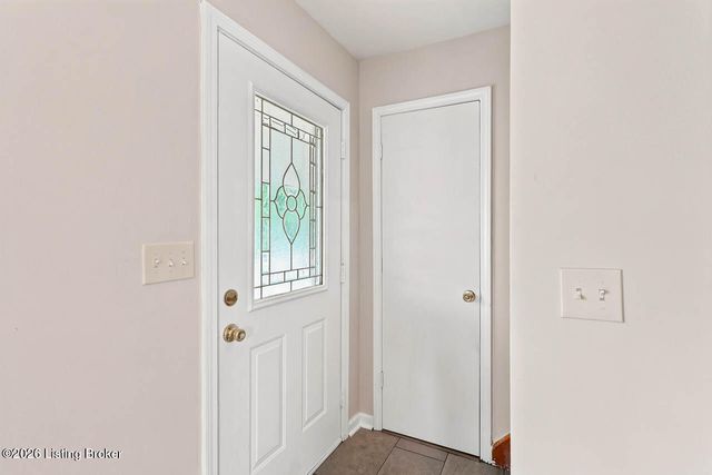 13401 Kinross Blvd, Louisville, KY 40272