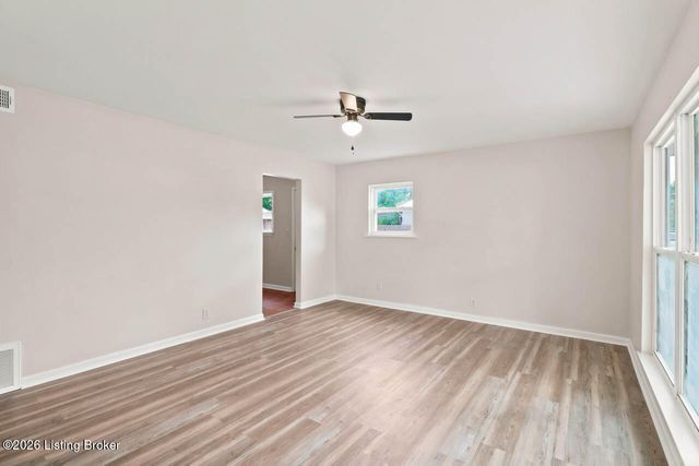 13401 Kinross Blvd, Louisville, KY 40272