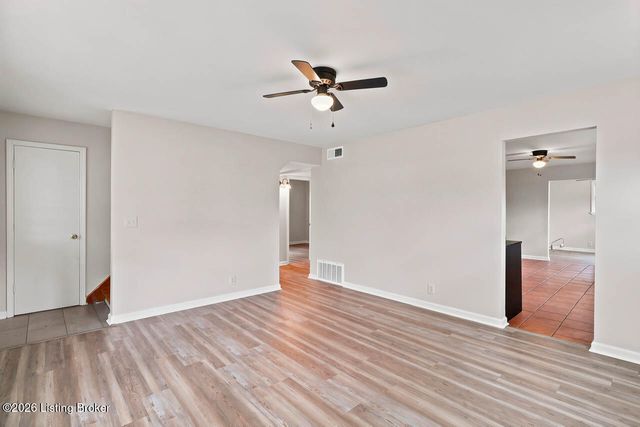 13401 Kinross Blvd, Louisville, KY 40272