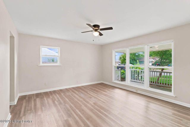 13401 Kinross Blvd, Louisville, KY 40272