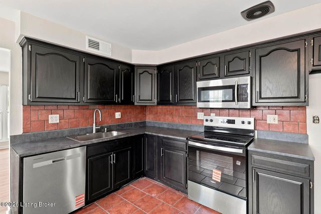 13401 Kinross Blvd, Louisville, KY 40272