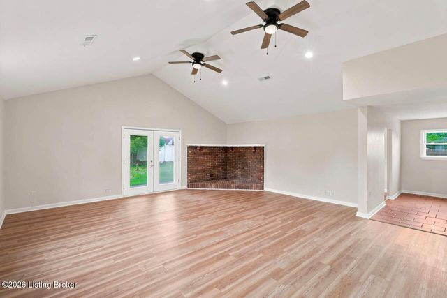 13401 Kinross Blvd, Louisville, KY 40272
