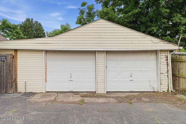 13401 Kinross Blvd, Louisville, KY 40272