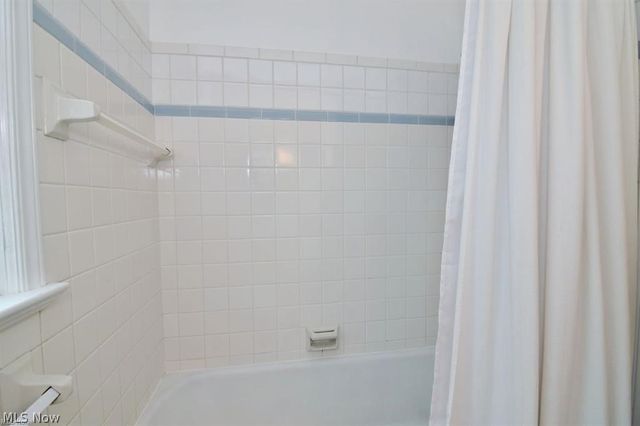2658 Canterbury Road, Cleveland Heights, OH 44118
