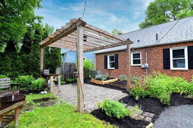 2658 Canterbury Road, Cleveland Heights, OH 44118