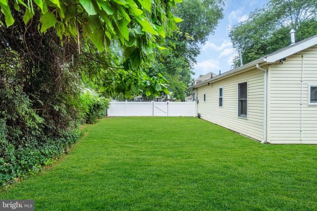 54 CENTRAL AVE, Waretown, NJ 08758