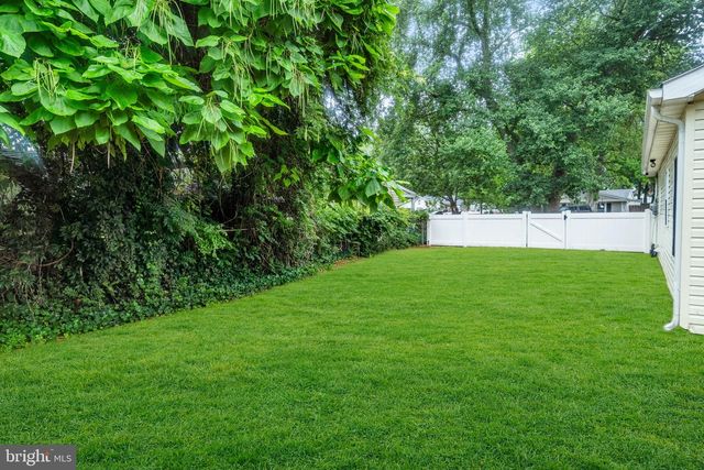54 CENTRAL AVE, Waretown, NJ 08758