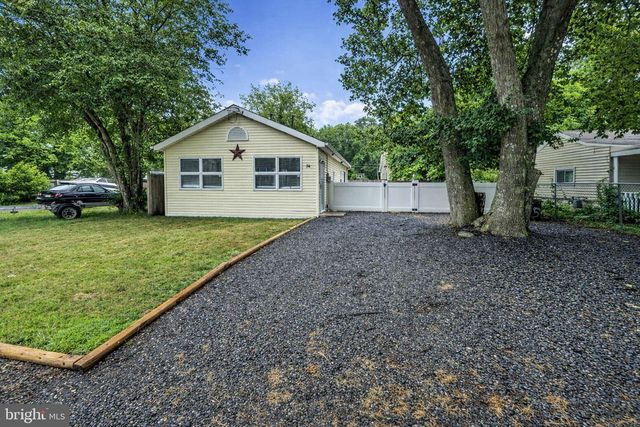 54 CENTRAL AVE, Waretown, NJ 08758