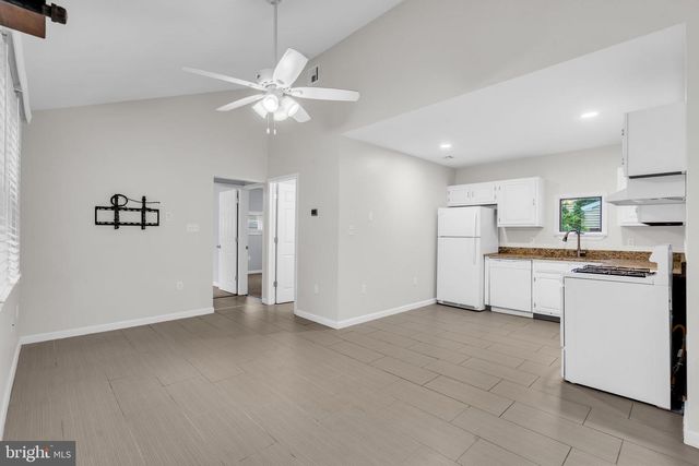 54 CENTRAL AVE, Waretown, NJ 08758