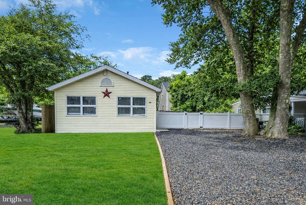 54 CENTRAL AVE, Waretown, NJ 08758