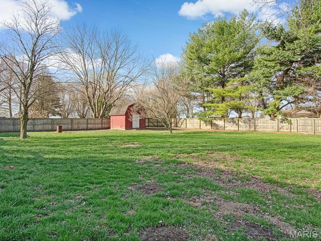 9 Parklane Drive, Troy, IL 62294