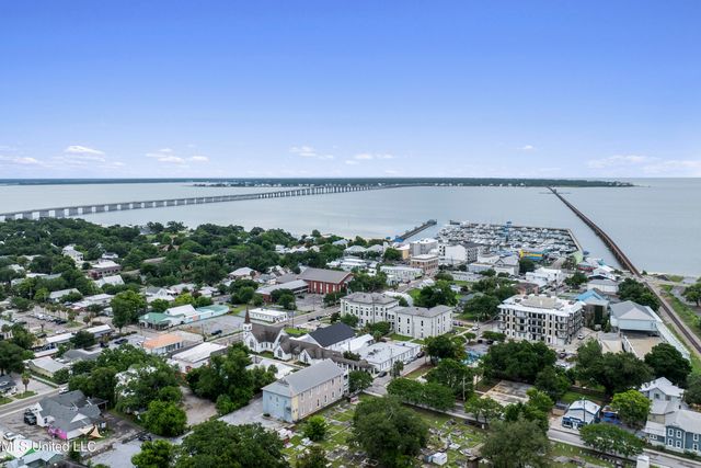 124 Court Unit #203 Street, Bay Saint Louis, MS 39520