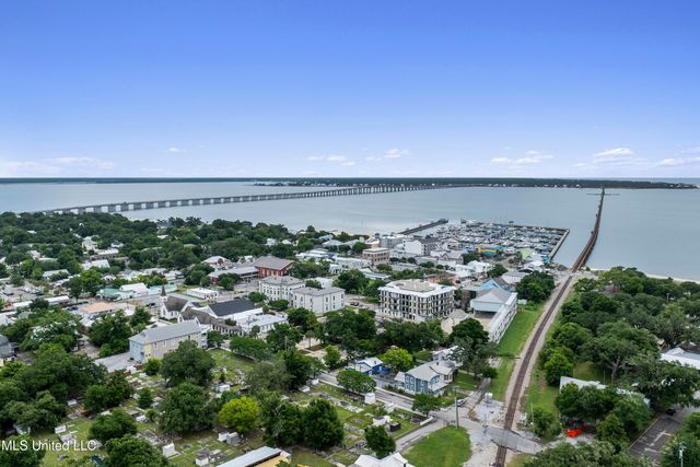 124 Court Unit #203 Street, Bay Saint Louis, MS 39520