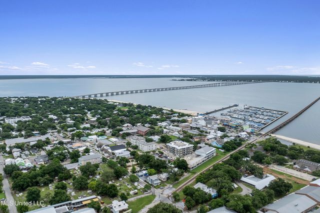 124 Court Unit #203 Street, Bay Saint Louis, MS 39520