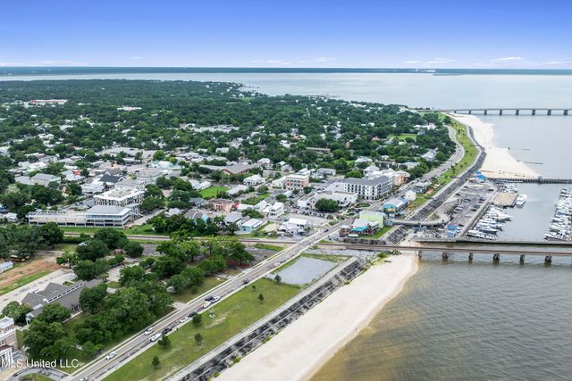 124 Court Unit #203 Street, Bay Saint Louis, MS 39520