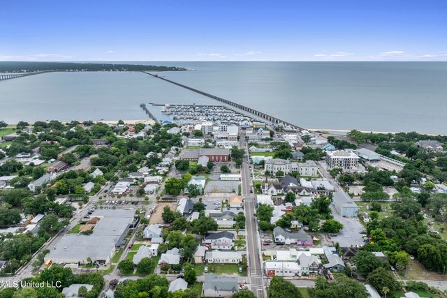 124 Court Unit #203 Street, Bay Saint Louis, MS 39520
