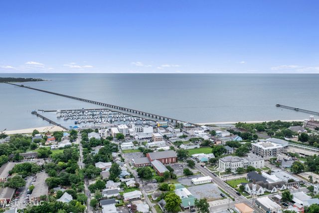 124 Court Unit #203 Street, Bay Saint Louis, MS 39520