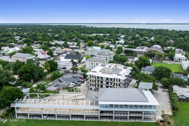 124 Court Unit #203 Street, Bay Saint Louis, MS 39520