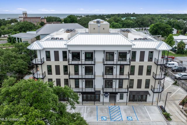 124 Court Unit #203 Street, Bay Saint Louis, MS 39520