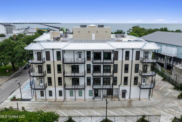 124 Court Unit #203 Street, Bay Saint Louis, MS 39520