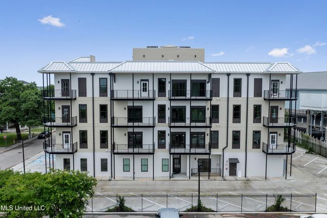 124 Court Unit #203 Street, Bay Saint Louis, MS 39520