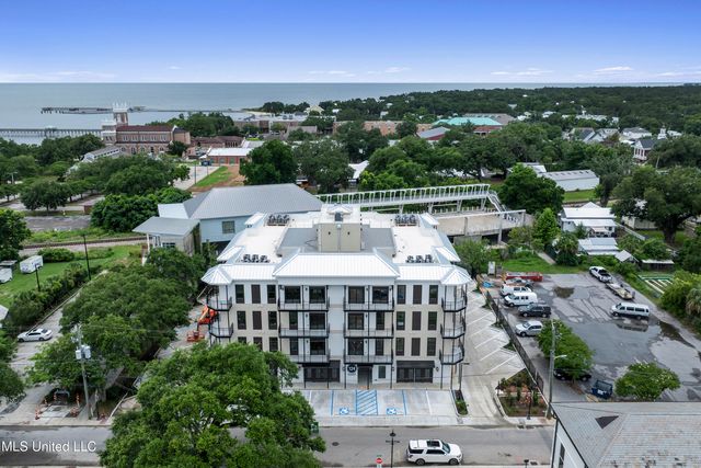 124 Court Unit #203 Street, Bay Saint Louis, MS 39520