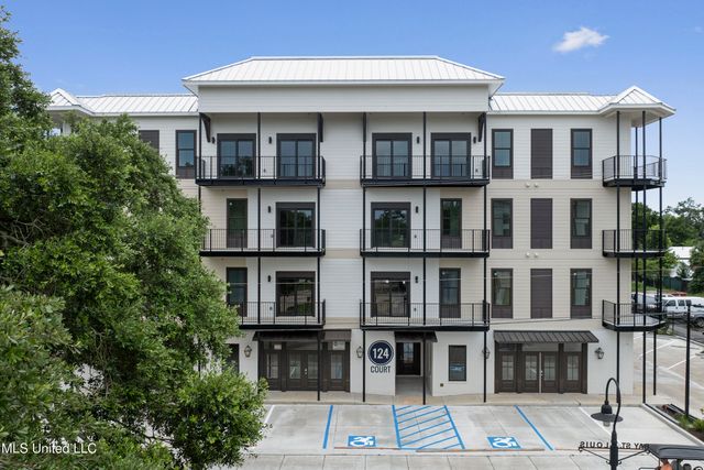 124 Court Unit #203 Street, Bay Saint Louis, MS 39520