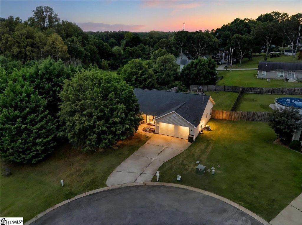 107 Felix Court, Easley, SC 29640